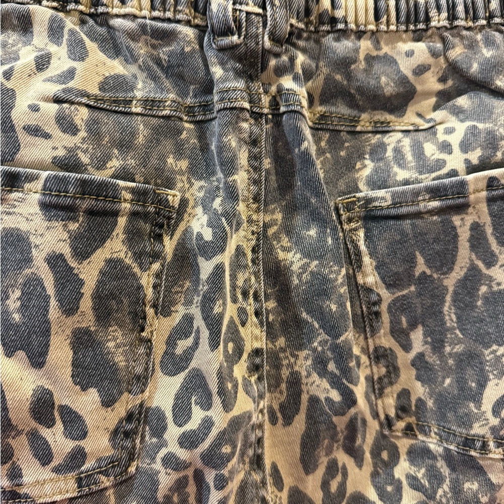 Leopard Print barrel Jeans - Picture 5 of 5